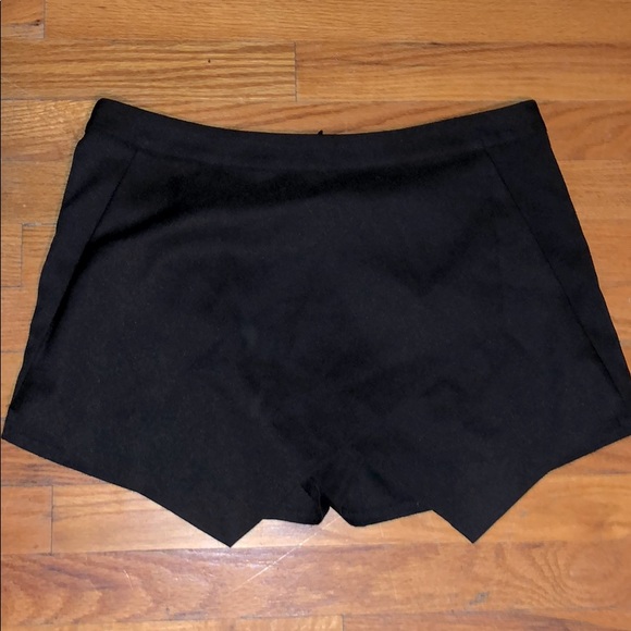Black going out skort - Picture 1 of 3